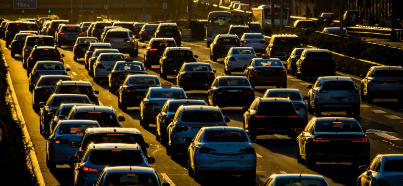 Como o transporte coletivo contribui para a redução de congestionamentos