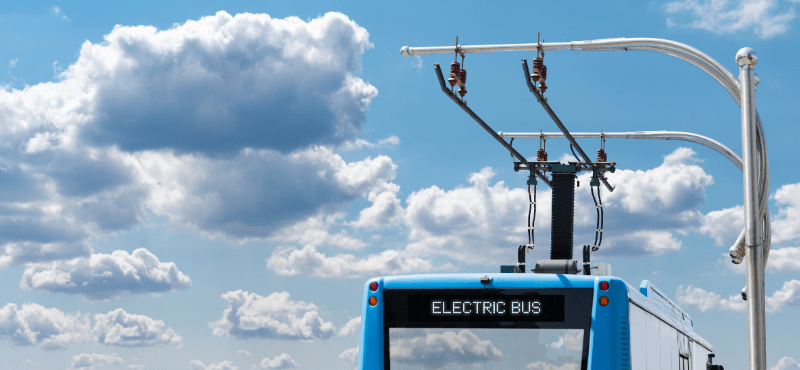 Ônibus elétrico ou movido a biocombustível: o que é mais sustentável?